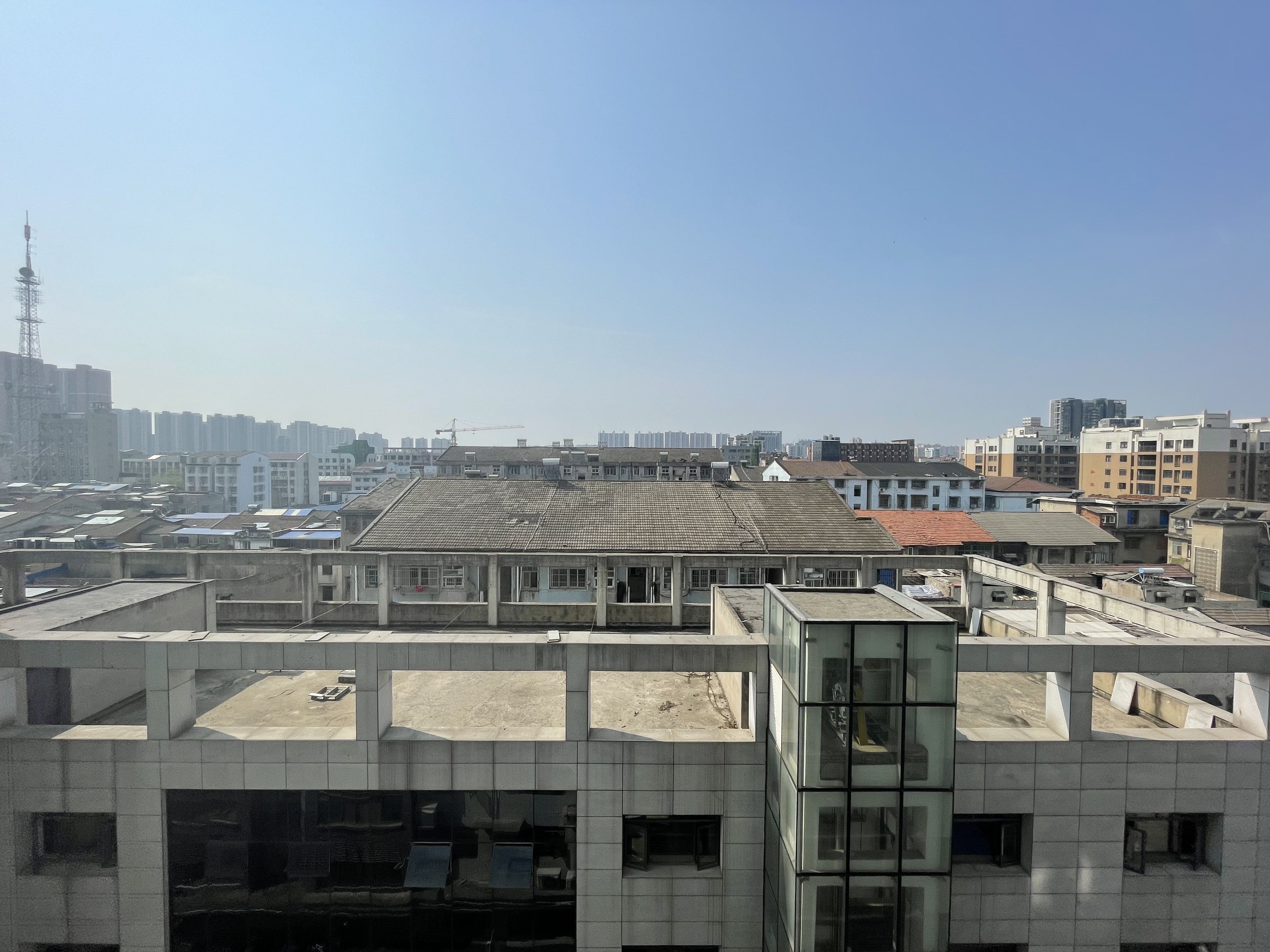 幸福里小区.精装三房两卫.全屋暖气片.证件满二.看房方便