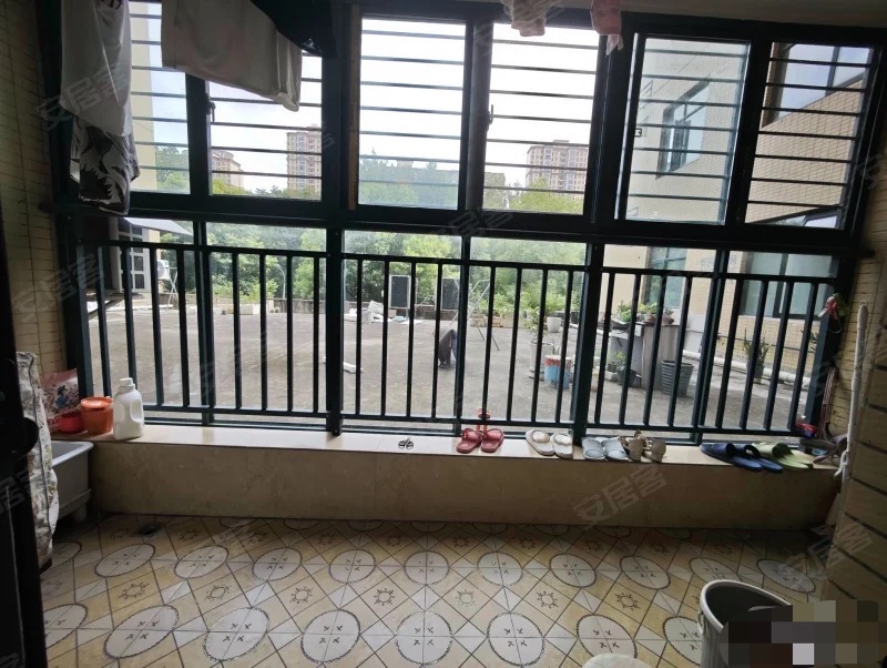 急售，新城壹号，单价4800，电梯小高层，带露台，看中可谈