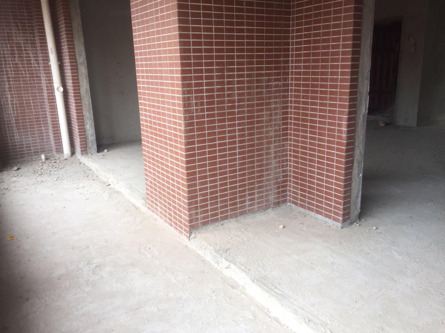 新城壹号五期顶楼复式，坡屋顶