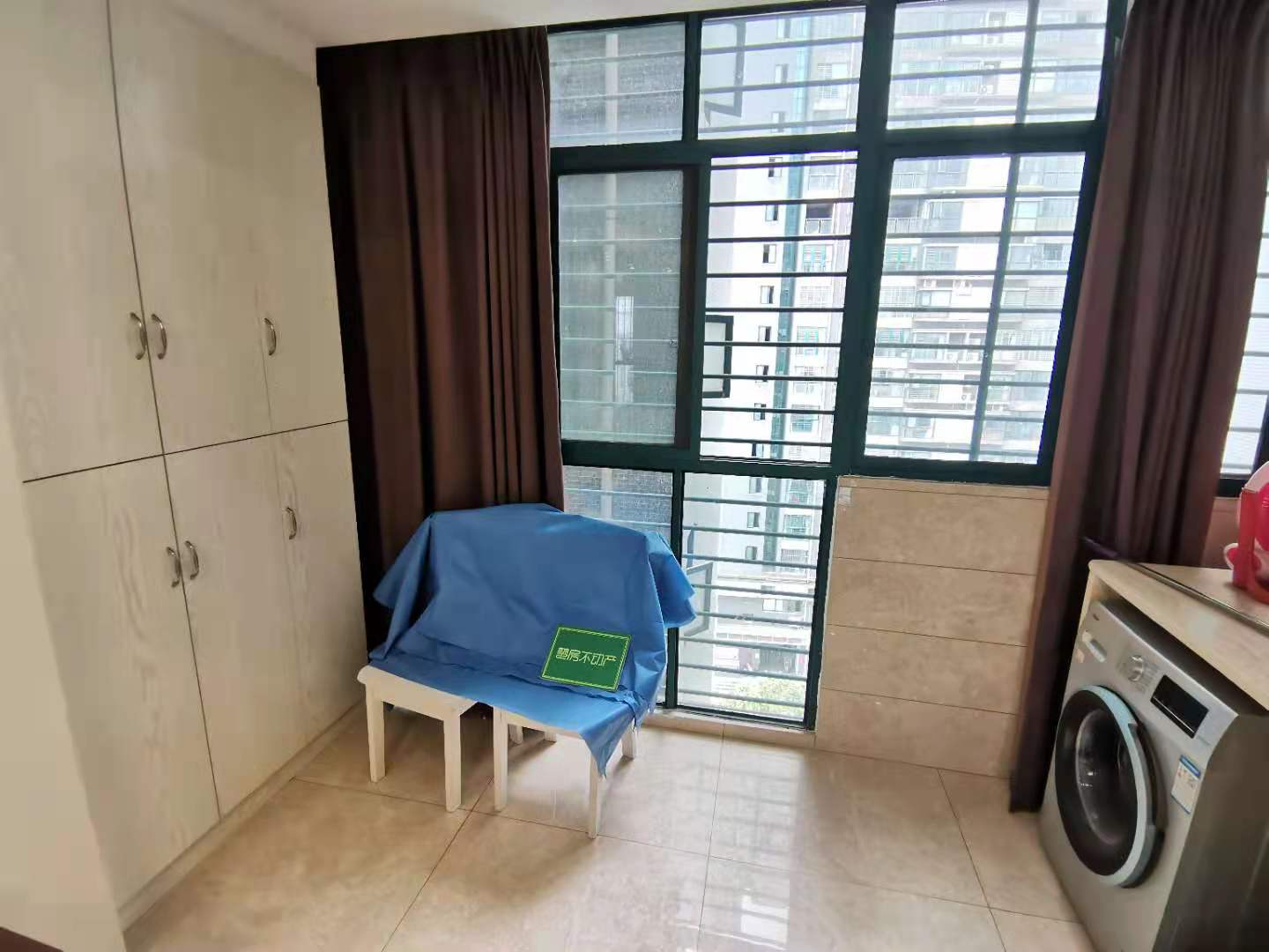 浅水湾中央公园中间楼层层色新旁边读书对面二中证满2年看房方便