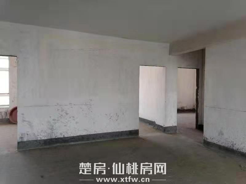 ！！！现售！宏运名居，电梯毛坯房178.5平方，东南北向！！！