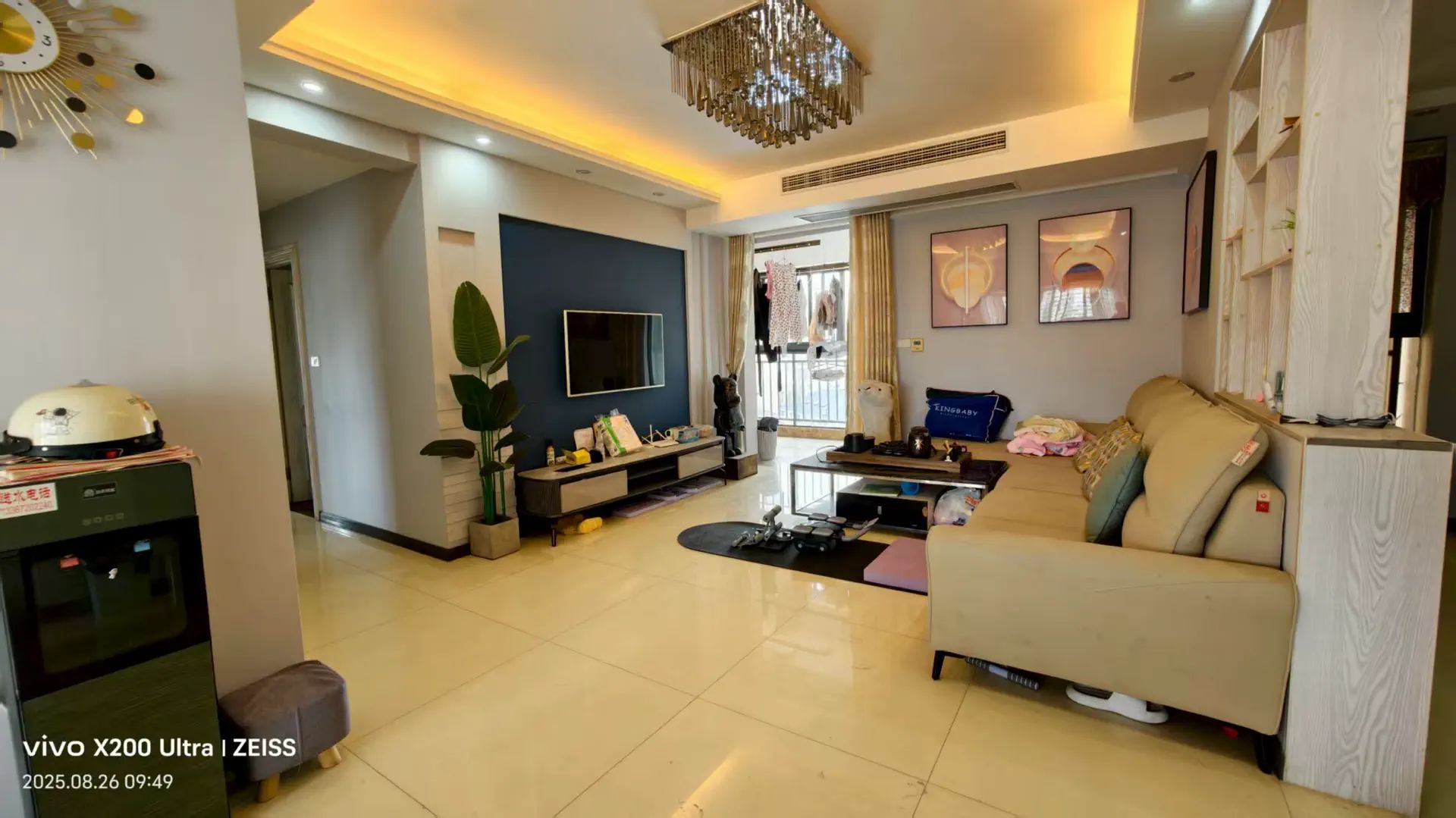 老三中附近，圣陶沙精装三房，九成新毛坯价出售，同小区总价zui低