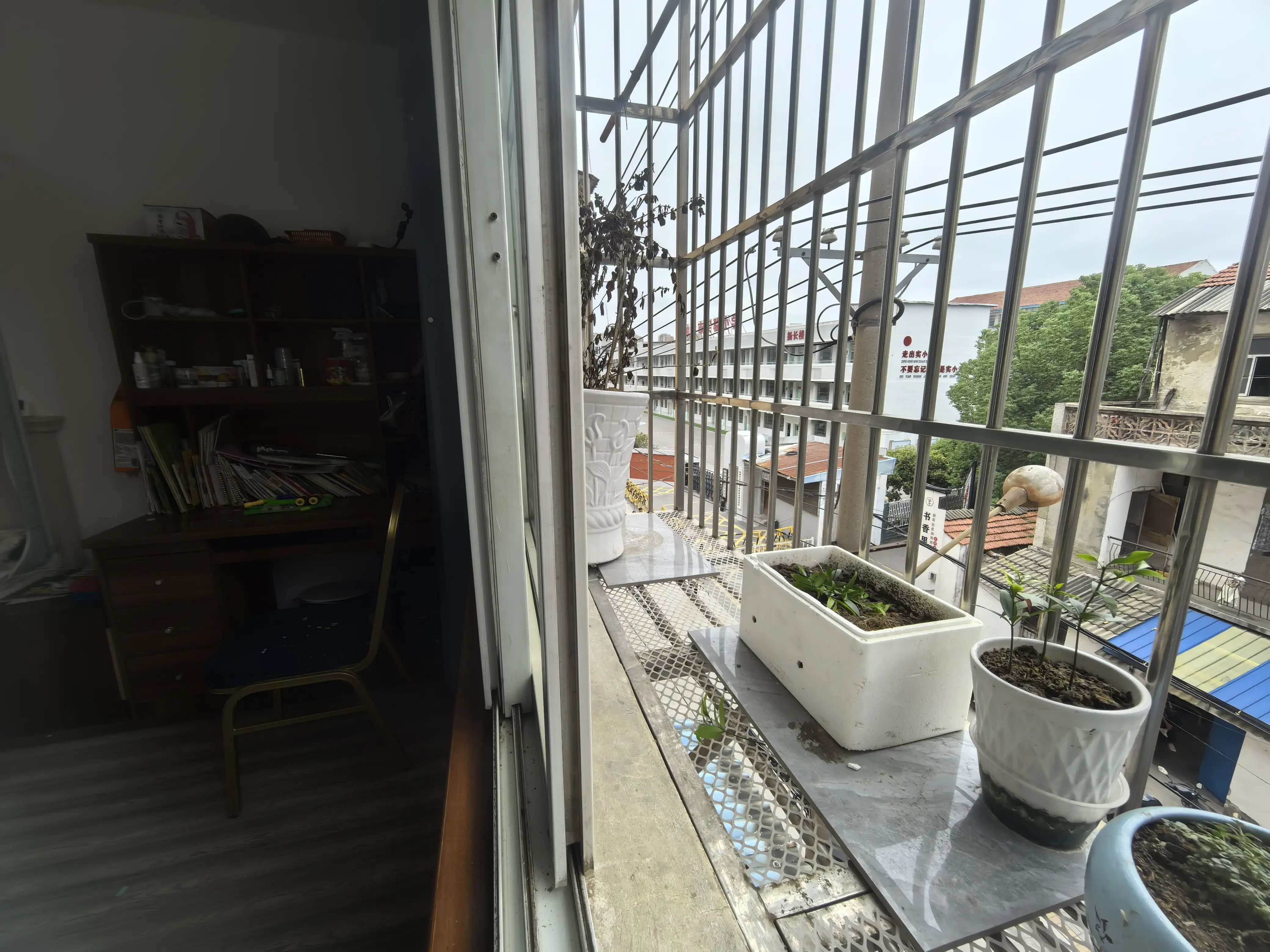 捡漏，西桥，实验晓学旁，精装三房，步梯三楼，证满二，