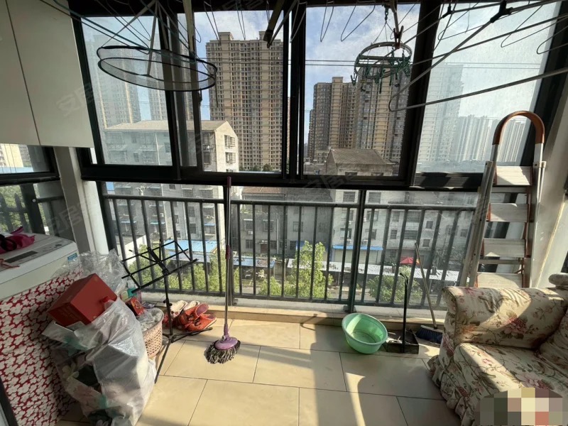 410，捡漏，阳光田园国际，精装三房，直接拎包入住，电梯好楼层，证满二