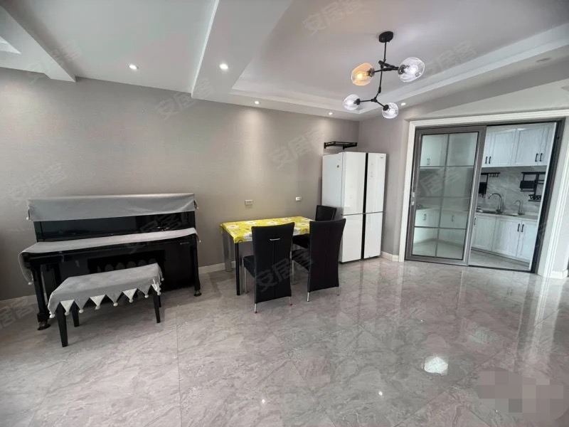 捡漏，城南，新城壹号五期，沔阳公园旁，精装三房两卫，性价比高