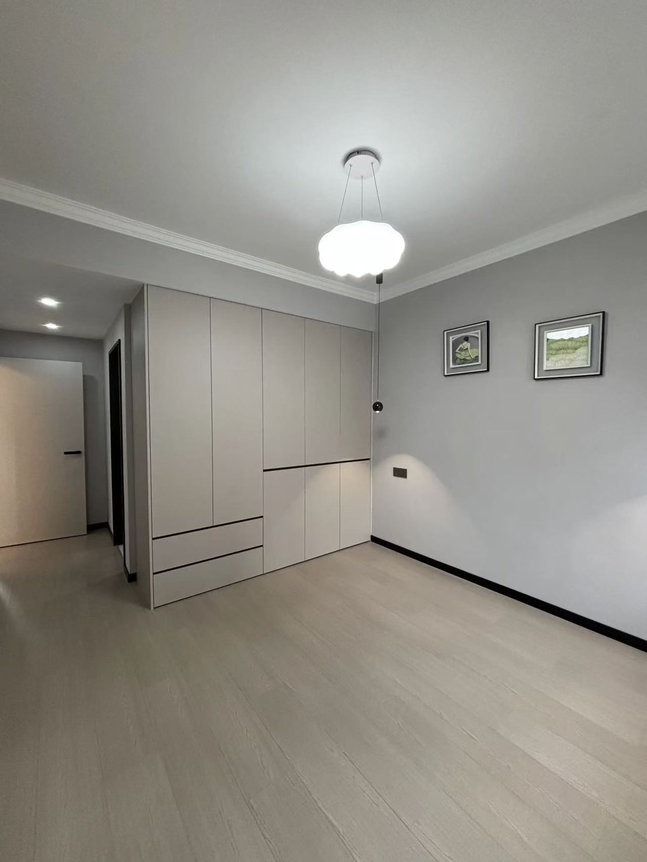 降价了，吾悦广场旁，沔阳天泽园，全新精装三房两卫，边户，证满二，送车位