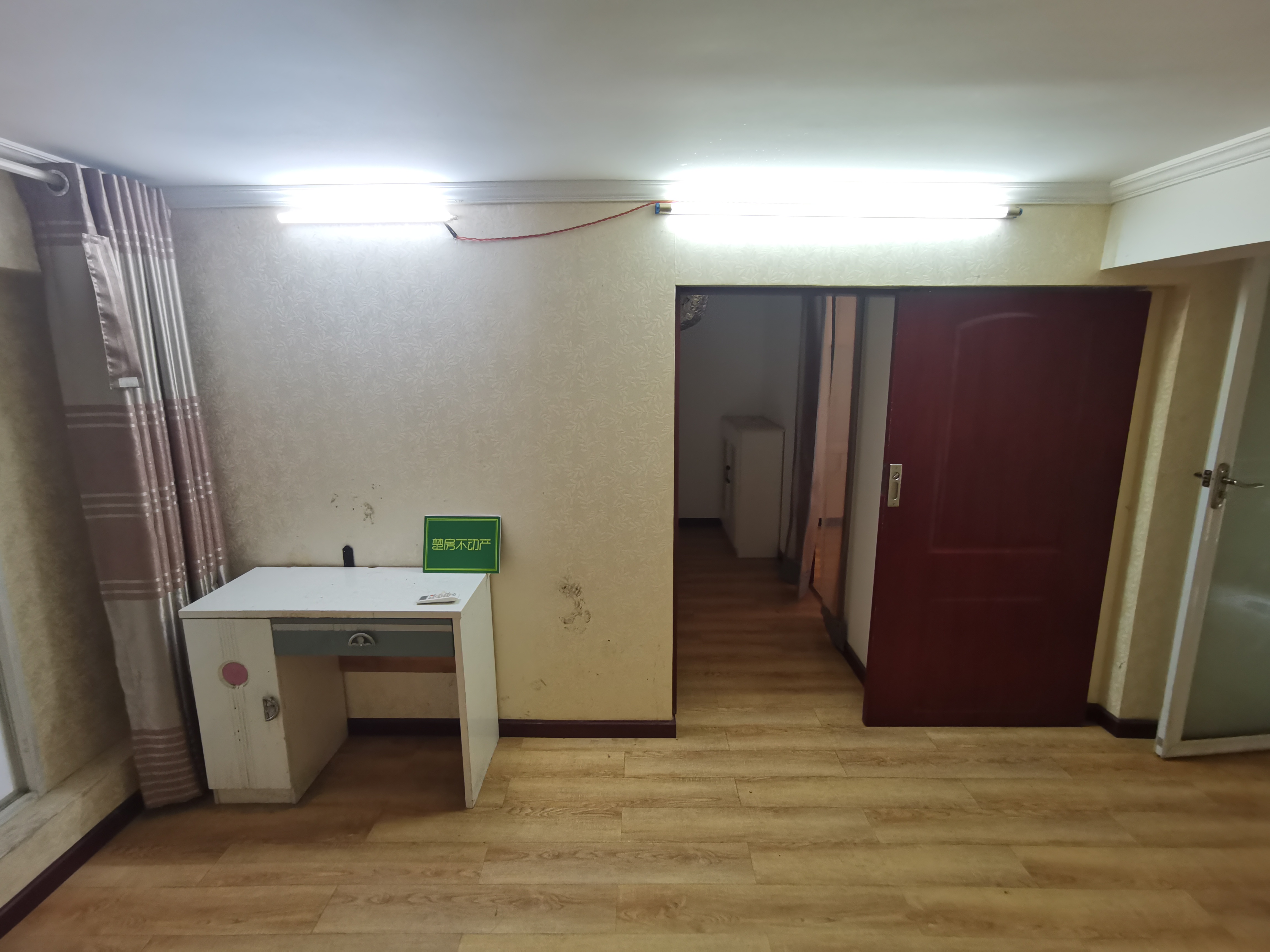 新城壹号二期门面出售成本价看房方便做卡小生意还是蛮到位滴