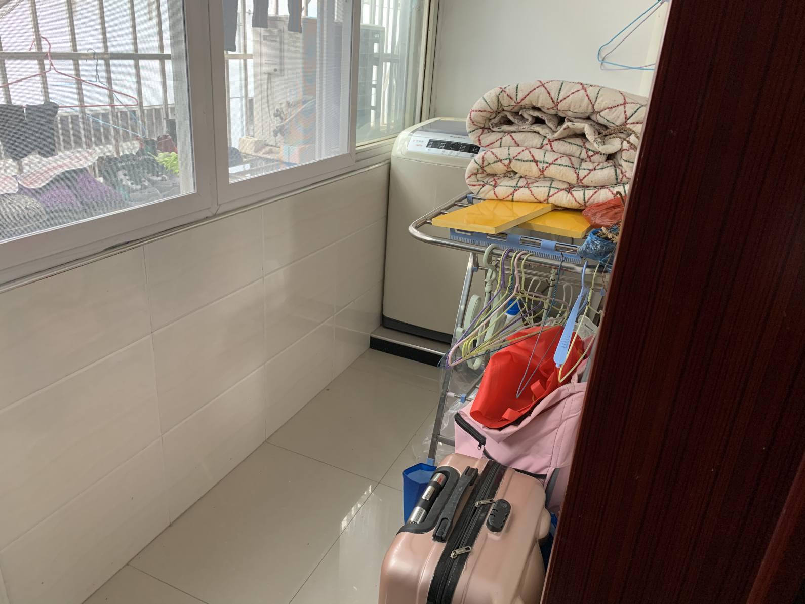 城市丽景旁，永乐小区，精装2房，33万，满五