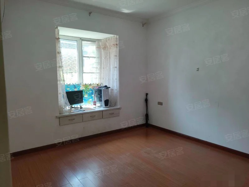 亏本出，城南，森林国际，湖景房，单价4450，毛坯价‮精买‬装房，老证，