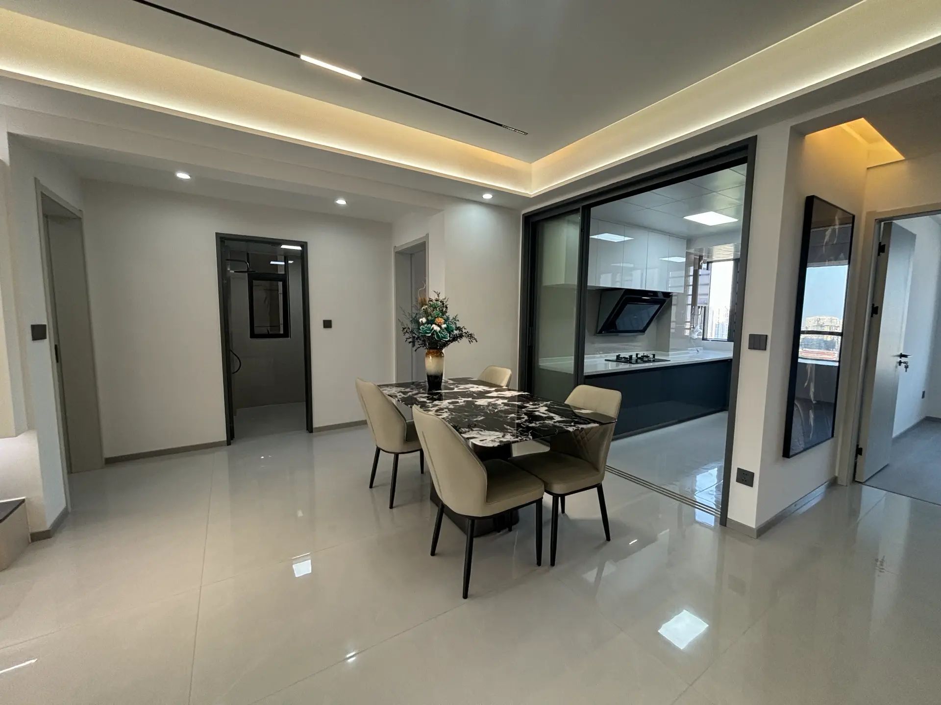 城南，沔街，御湖世家，湖景大边户，单价5字头，精装三房，带车位，好楼层