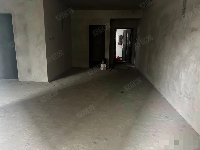 城南，沔阳公馆，毛坯房3房2卫，中间楼层，单价5000，证满二年，