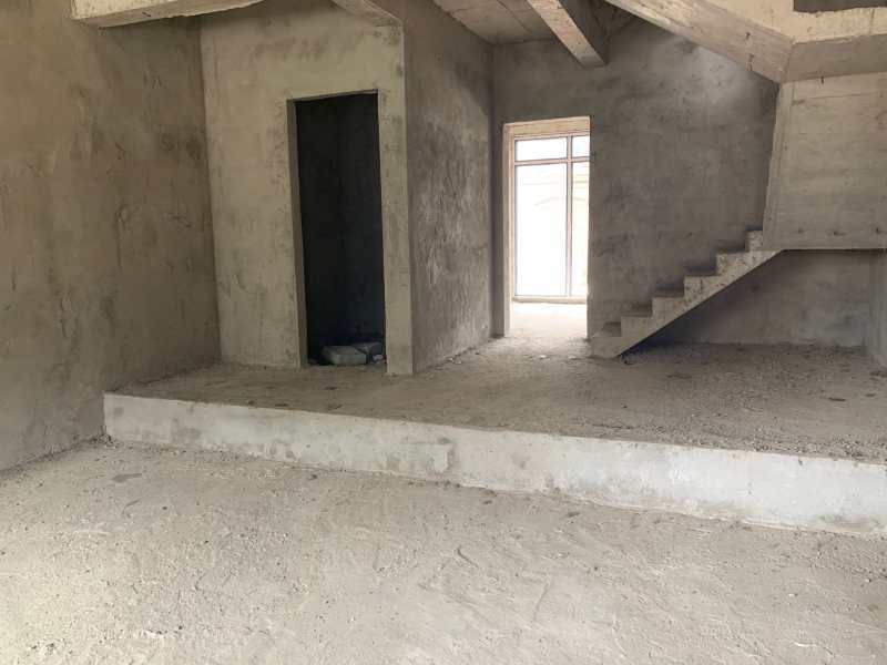 新区花苑，挖沟别墅.太子湖旁边联排别墅，性价比超高，业主诚心卖，看房方便