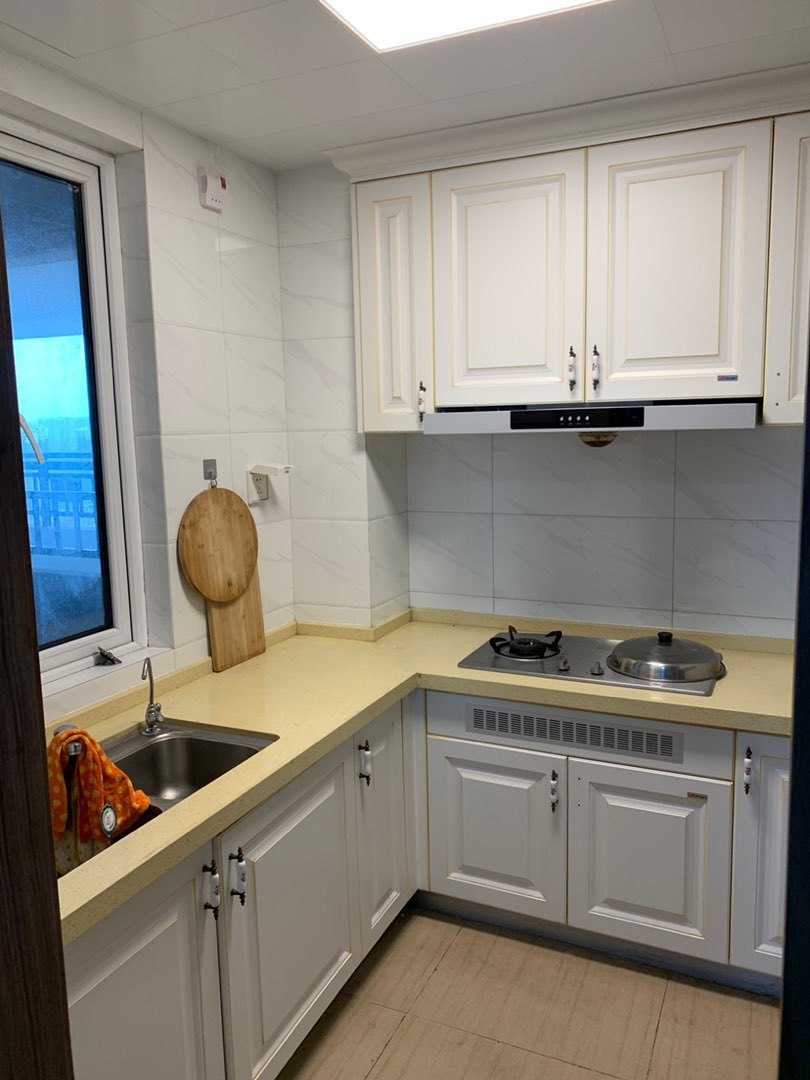 城南，碧桂园，精装三房，好楼层，带家具家电拎包入住！证满二