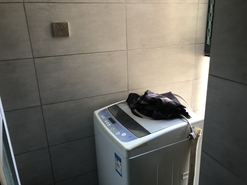 降价了，捡漏，城南，荣怀小户型，好楼层。证满二