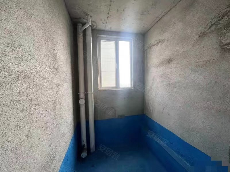 捡漏，亏本出售，蓝天白云，单价5300，南北通透，中间好楼层，视野好