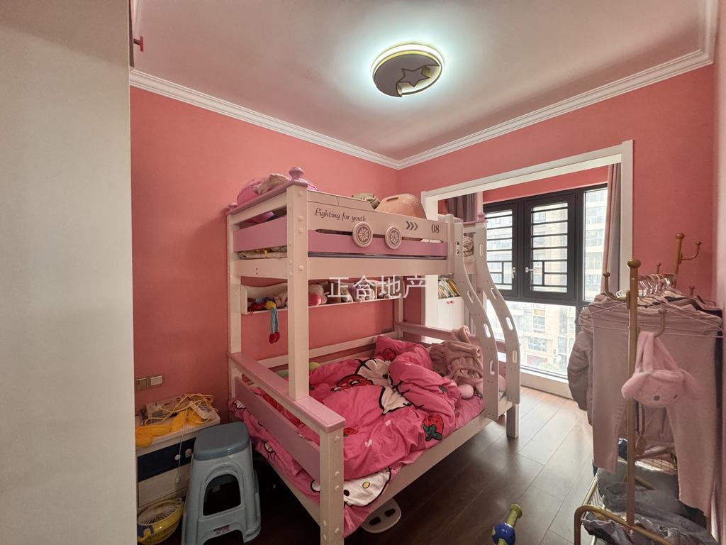 吾悦广场旁边，元泰C区，精装三房，好楼层，证满二，家具家电全送，元泰三中❗️