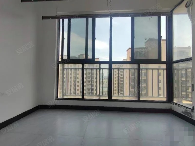 城南，捡漏，荣怀，精装修两房，单价4字头，总价37万，诚心出售