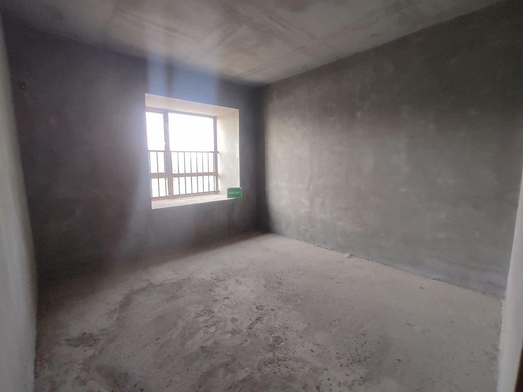 御湖世家毛坯大三房还送车位南北通透看房方便學笑就在旁边