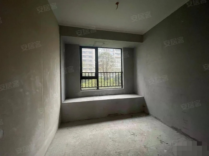 361，急售，吾悦，小高层，一梯一户，单价不到5000，采光好，大阳台