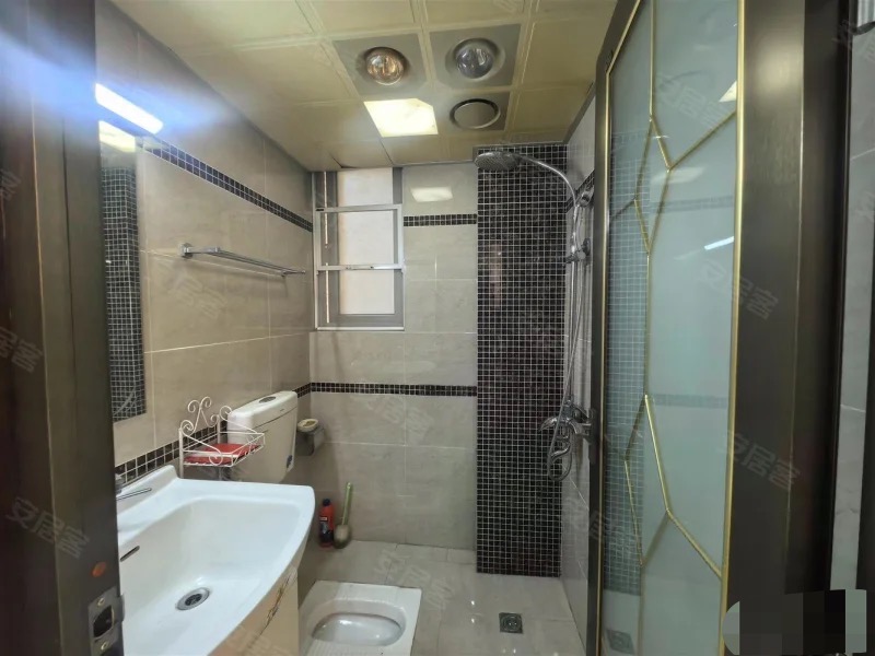 379，急售，捡漏，三丰鼎城，电梯小高层，精装三房，中间好楼层，证满二