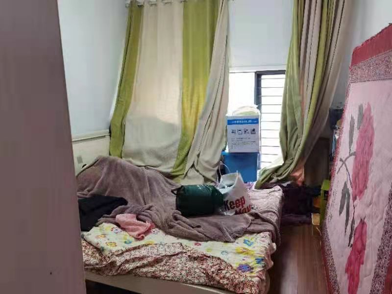 绿地华庭电梯复式 赠送面积多精装大5房诚意出售