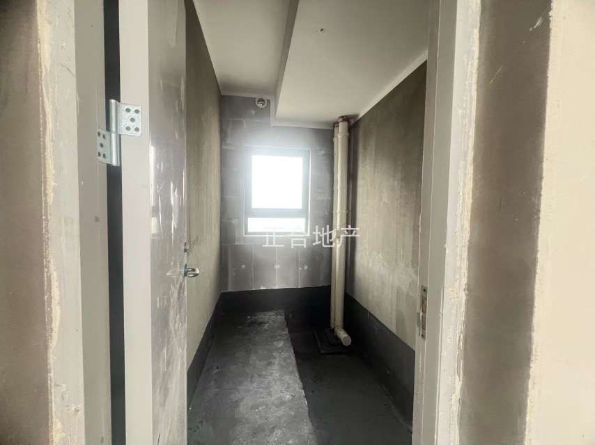 城南，吾悦，119平边户，送车位，电梯好楼层，采光视野宽阔，业主诚心出售，