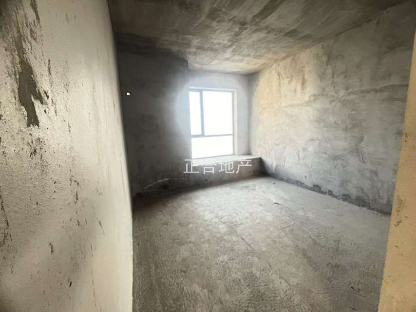 捡漏，新城壹号4期，单价只要4400，好楼层，满五，边户，证满二