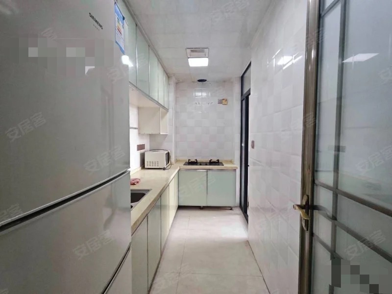 365，亏本急售，元泰三中旁，精装2房2卫，中间楼层11楼，月供2000入住，以租养贷，书包房，