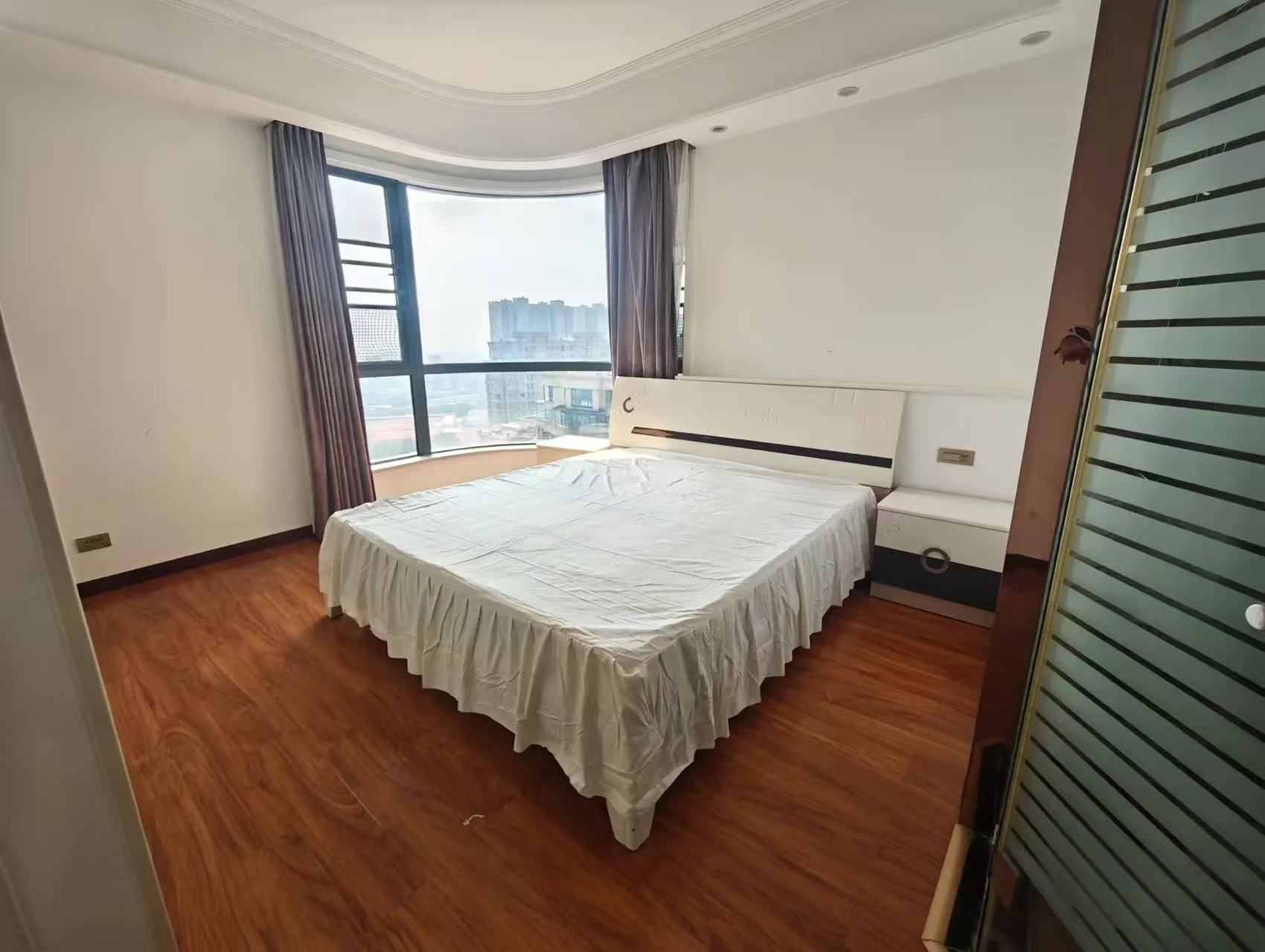 捡漏，御台公馆，大户型，精装三房，好楼层，证满五，拎包入住