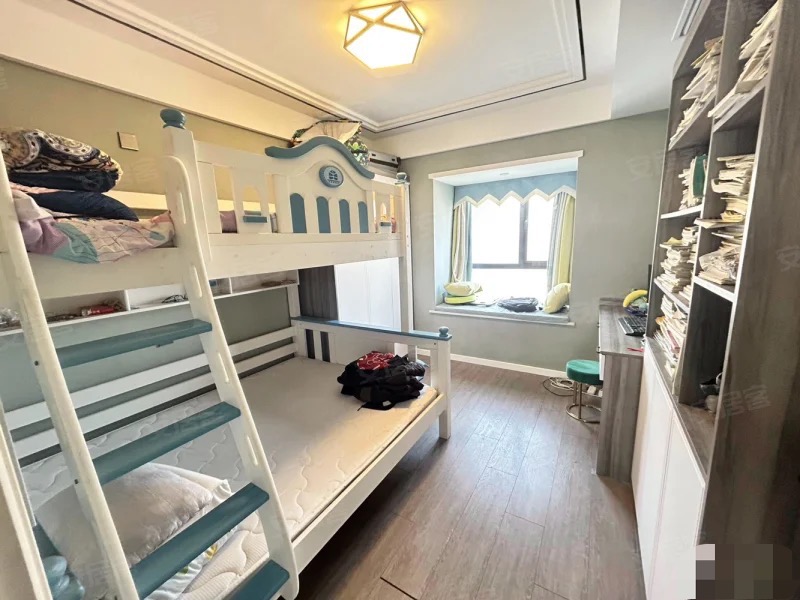 城南，森林国际城，精装大三房两卫，好楼层，成色新，南北双阳台，拎包入住