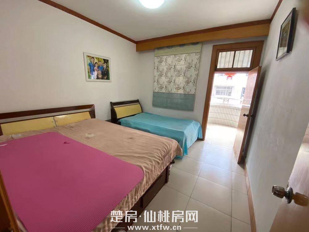 复州花园实验二小旁120平米自住三房出售保养好拎包入住