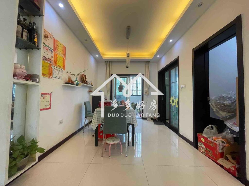 世纪雅苑，带装修，房东很爱惜，保养不错，家具家电齐全，直接拎包入住，单J4000，带装修