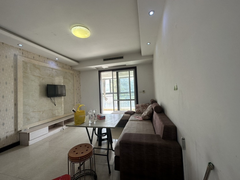 翰林公馆3室2厅1卫精装修家具家电全配1600元优价出租