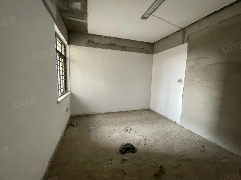 速度捡漏，房东亏本出售。新城一号，单价4688元，满五，证满二，