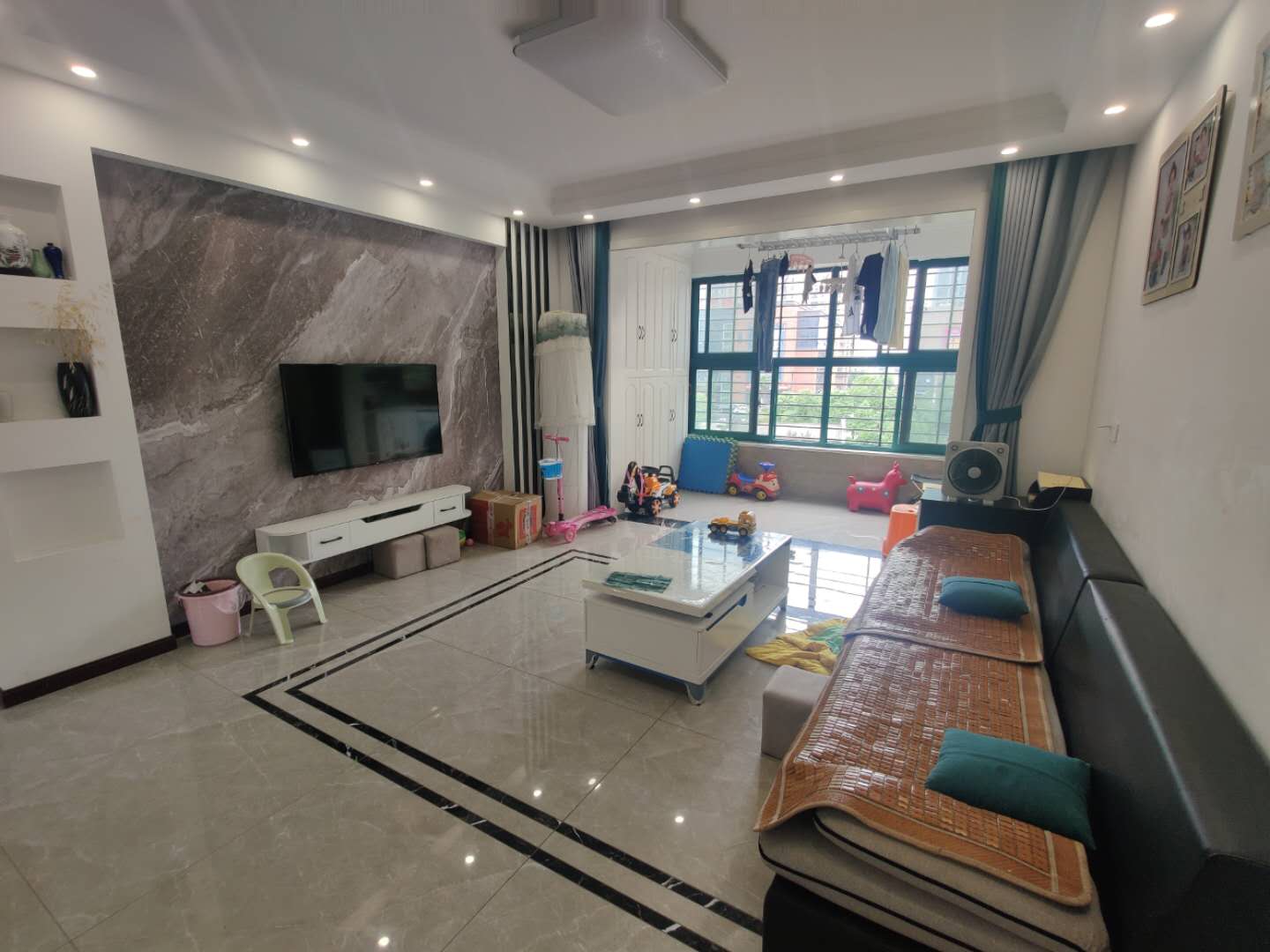 新城一号 新街  精装三房  无遮挡   户型方正  装修很新  预约看房