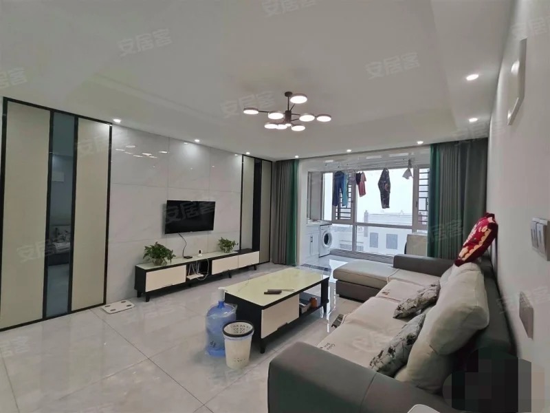 城南，沔阳公馆，精装大三房，电梯好楼层20楼，东边户，装修9.9成新，证满二