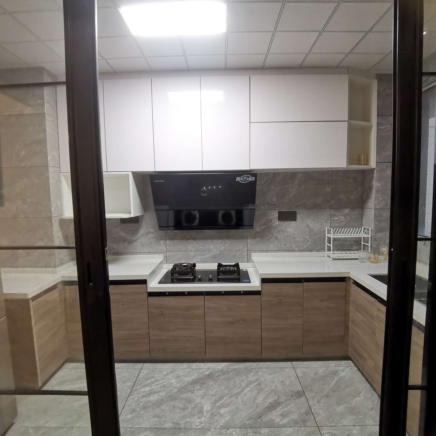 蓝天新城3室2厅2卫新装修保养完好家具家电全配优价出售