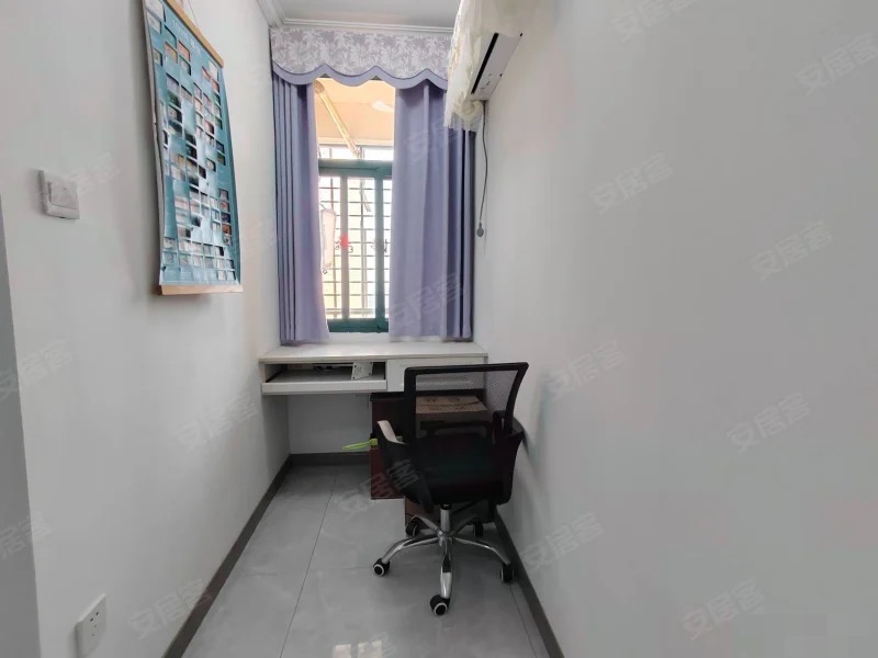 276？城南新城壹号五期，9.9成新，单价6300，电梯好楼层19楼，精装三房，证满二