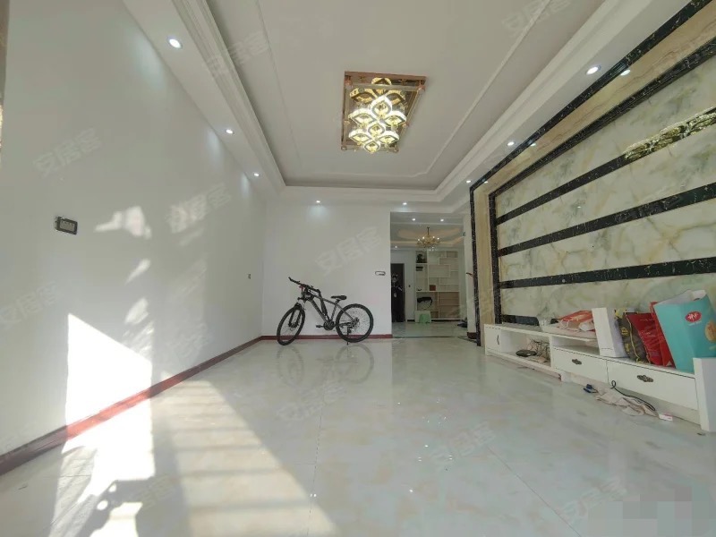 元泰未来城A，精装3室2厅，单价5000，好楼层，元泰三中，户型采光好