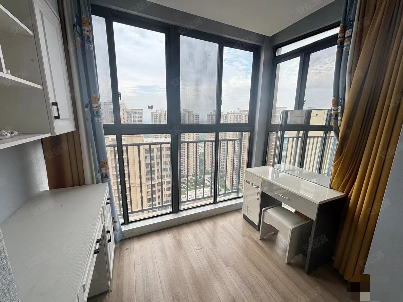 亏本出，森林国际，全新精装房，下楼就是新二小二中，南北双阳台，单价只要5600，捡漏