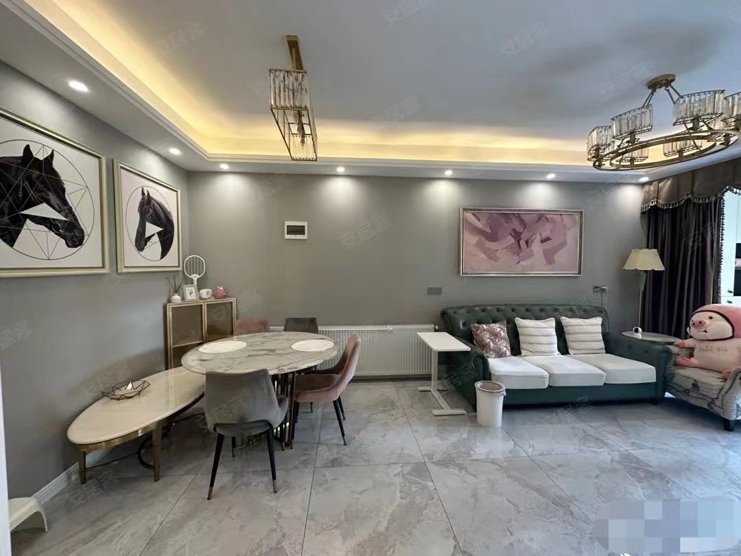 2，业主诚意出售，单价5300，包过户，御台公馆，精装两房，全屋中央空调，暖气片