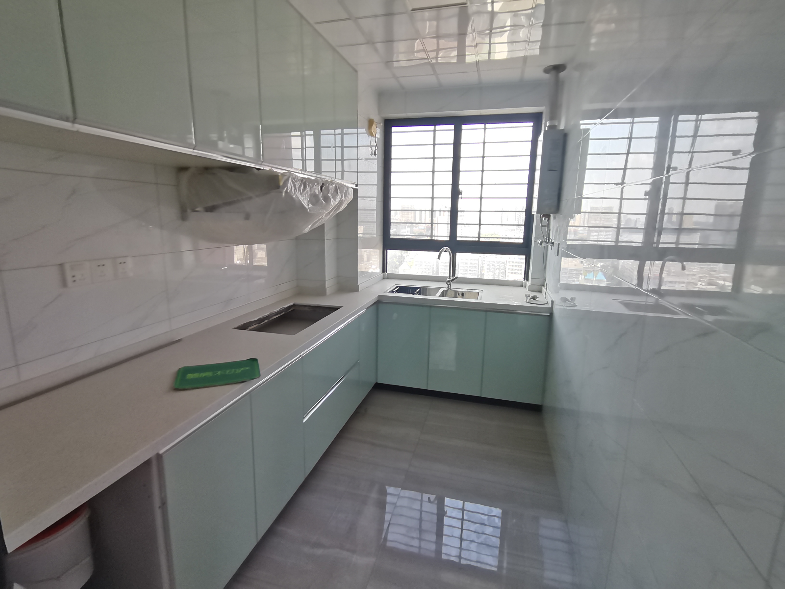 福星城全新装修三房中间楼层户型方正房东诚意出售