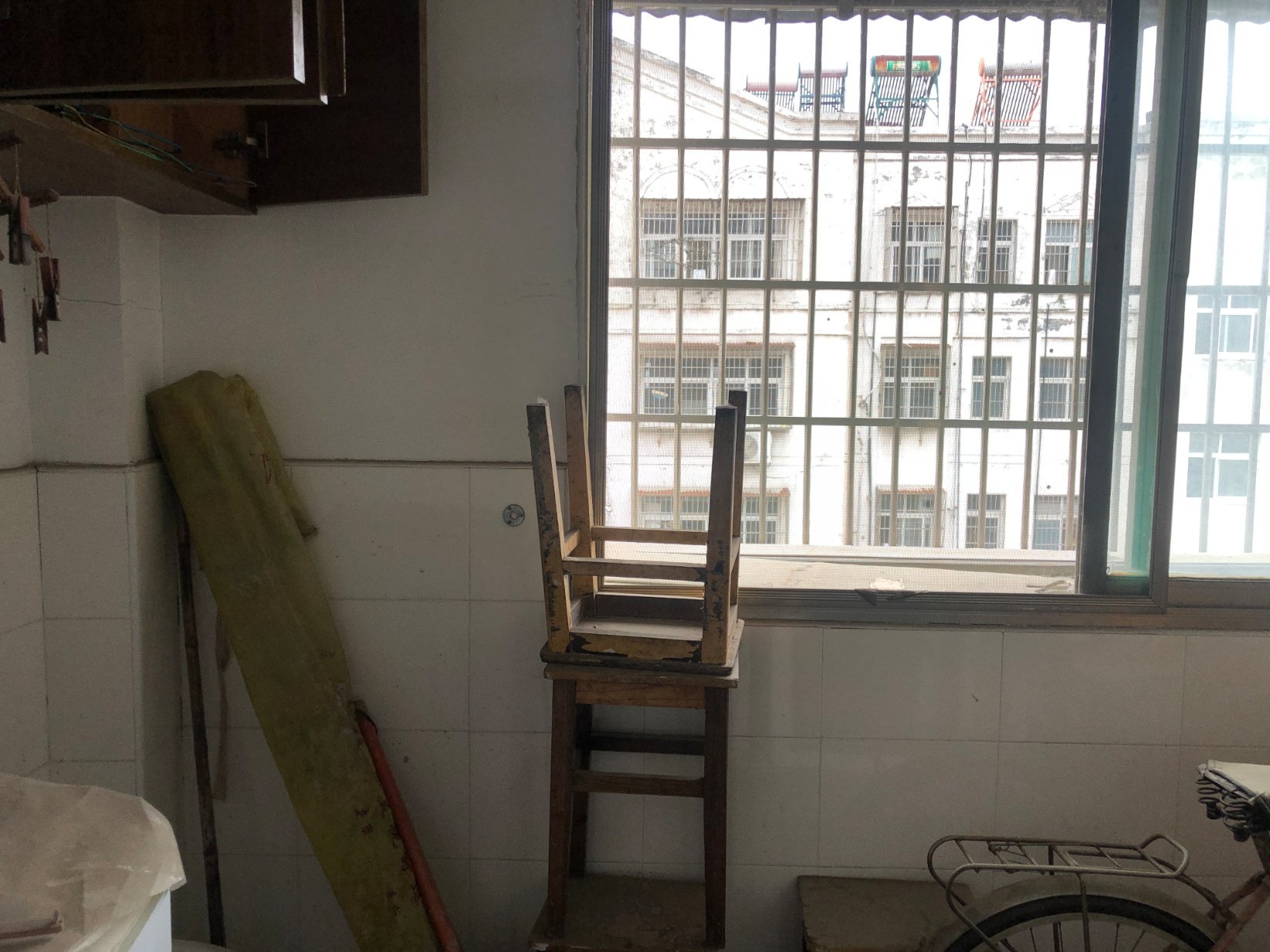 仁和桥附近，精装修大三房，有证可过户