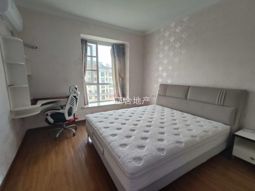 房东诚心出售，城南，元泰未来城A，精装三房，单价4800，速度捡漏