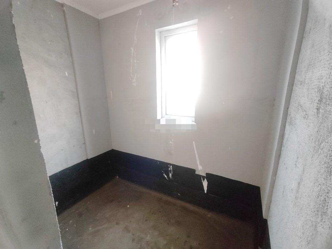 亏本急售，户型采光很好，好楼层，速度捡漏