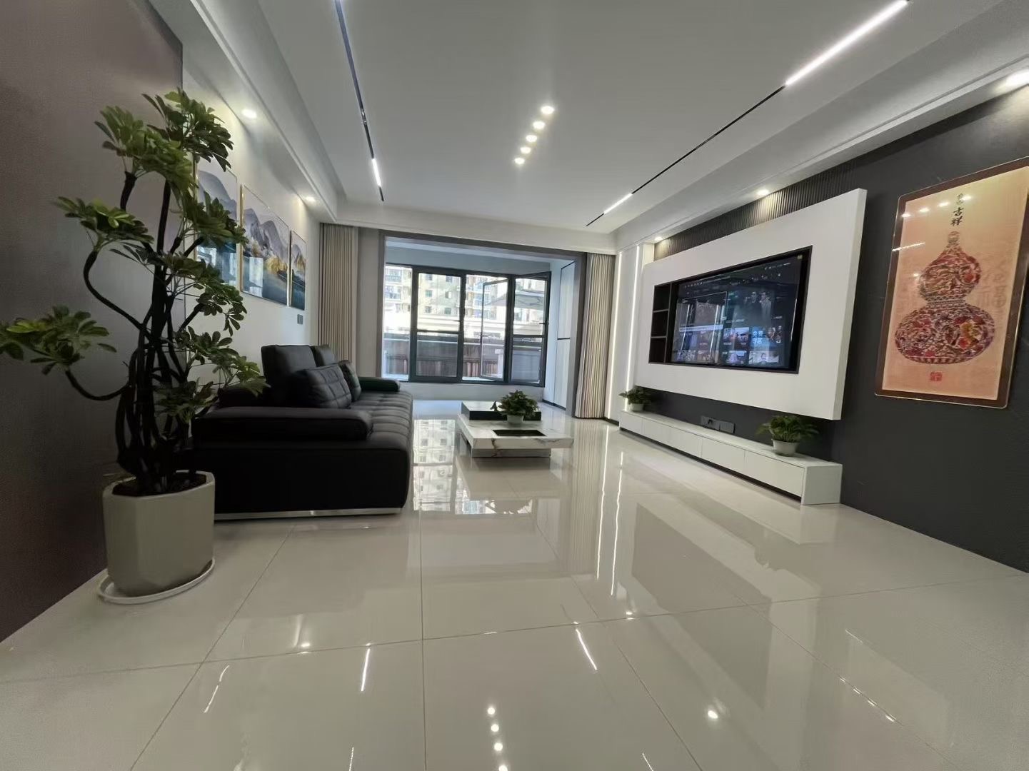 降价了，满庭春，新装精装3房，边户，带入户‬花园！带2个大‬露台80平，满二，单价五千多