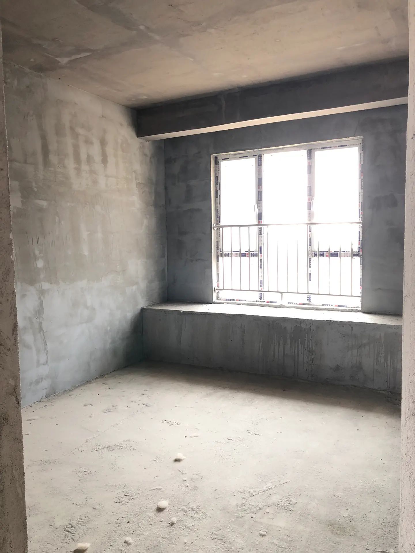 次新小区，西城名苑，东边户，电梯23楼，满二单价4396，比新房补贴价格还划算