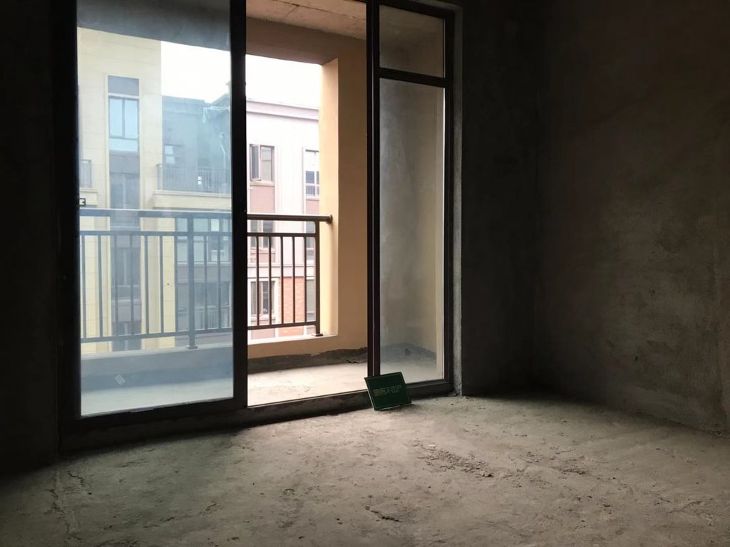 城西绿地华庭香格里拉电梯洋房南北通透优秀楼层诚意出售