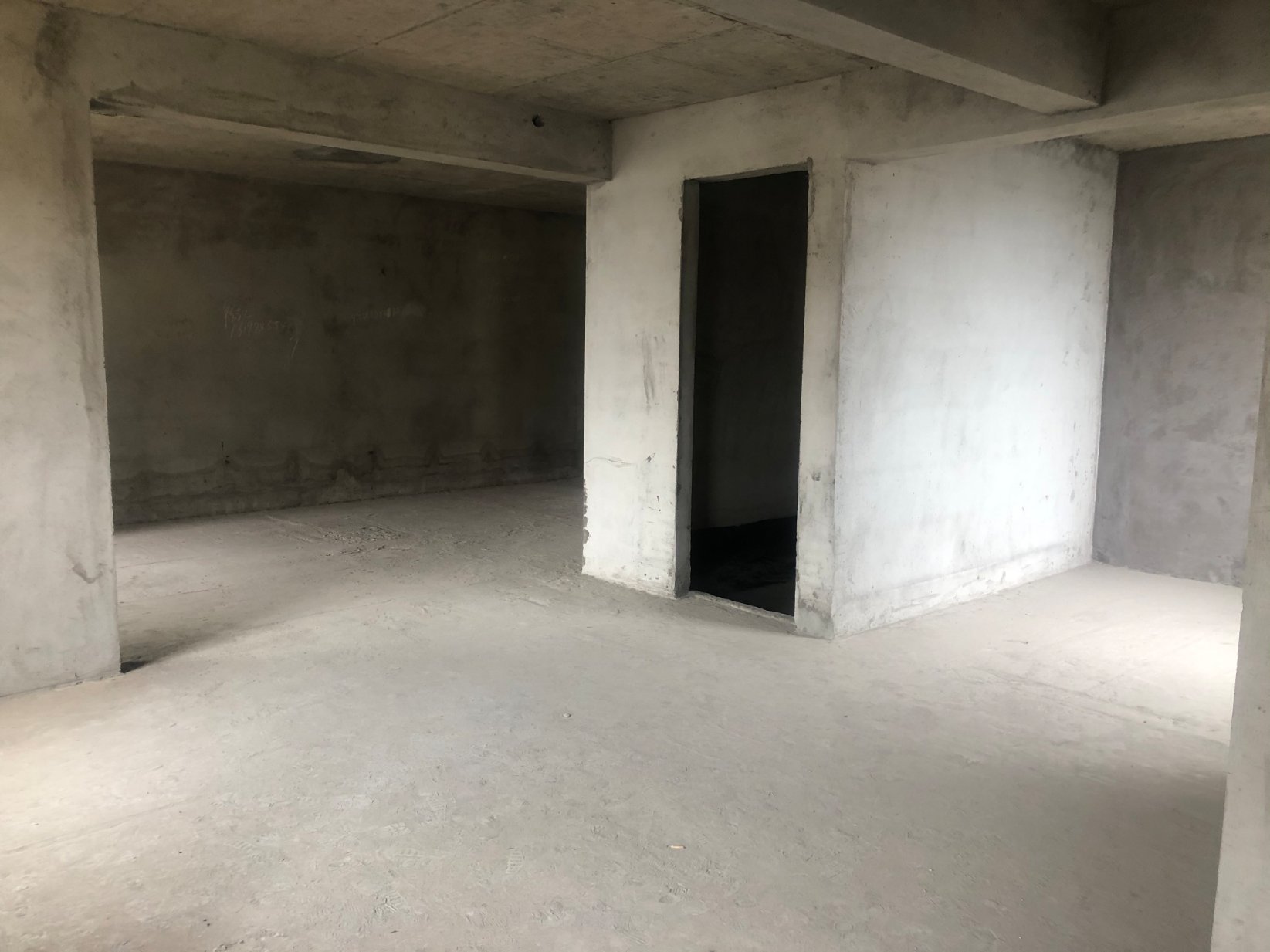 新城壹号5期毛坯顶楼不动产证在手3是2厅2卫