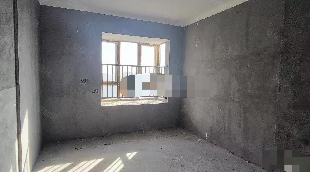 75，森林国际北苑毛坯三房，单价不到5300，视野开阔，一应俱全